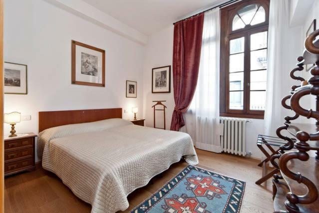 Appartamento Accademia San Vio Venice Luaran gambar